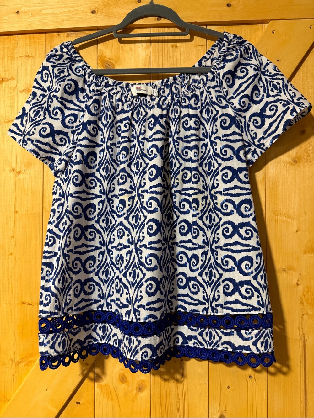 Vineyard Vines Blue & White Ikat Print Off-the-Shoulder Top  Size M